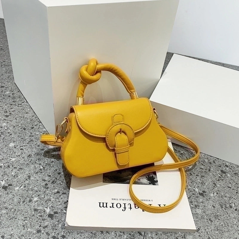 Women's Small Pu Leather Solid Color Streetwear Cloud Shape Magnetic Buckle Handbag