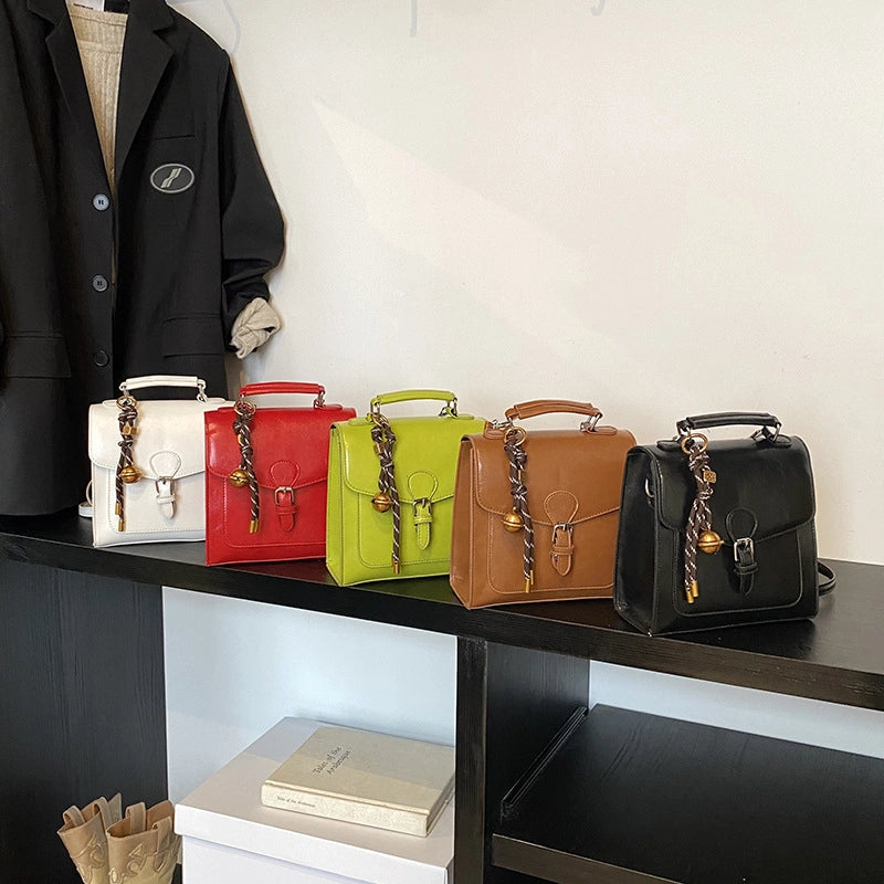 Women's Pu Leather Solid Color Streetwear Sewing Thread Square Flip Cover Functional Backpack