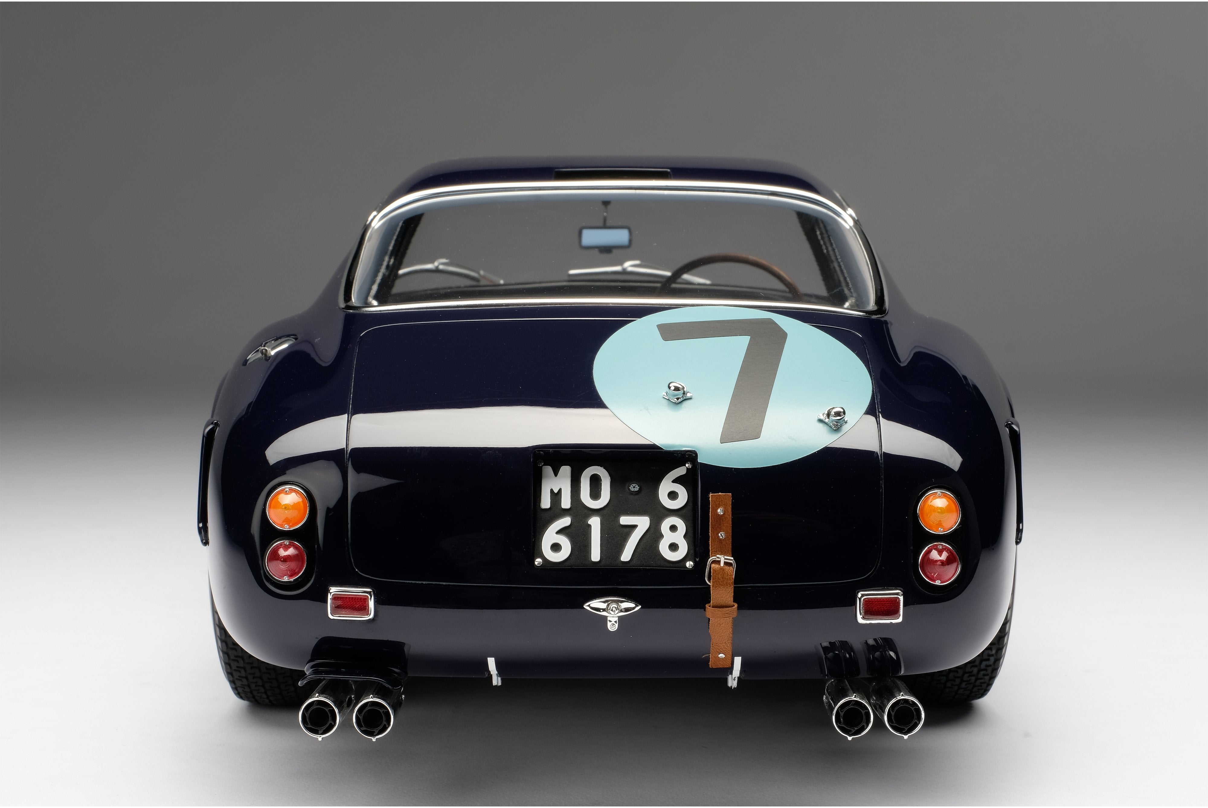 Ferrari 250 GT Berlinetta - Ganador del TT de Goodwood de 1961---Negro