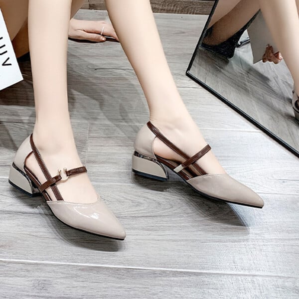 Pointed toe low heel sandals