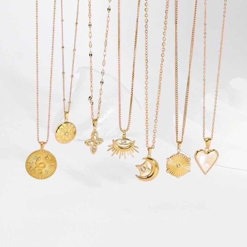 304 Stainless Steel 18K Gold Plated Lady Plating Inlay Moon Heart Shape Artificial Gemstones Pendant Necklace
