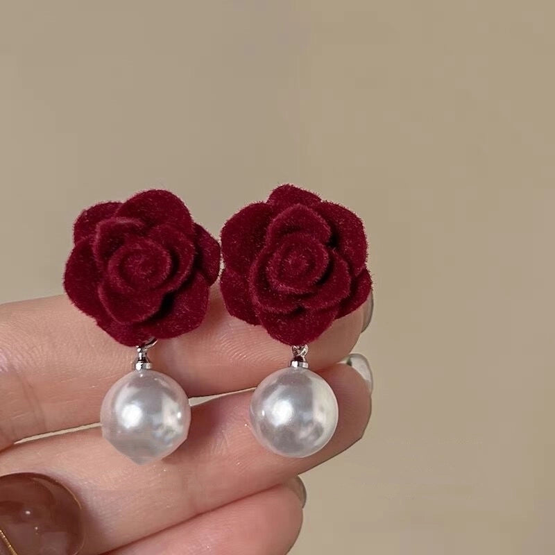 Retro Heart Shape Flower Bow Knot Flocking Inlay Artificial Pearls Rhinestones Women's Earrings 1 Pair