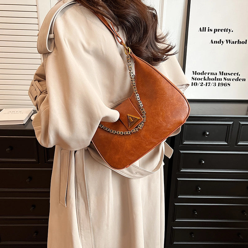 Women's Pu Leather Solid Color Classic Style Dumpling Shape Buckle Shoulder Bag
