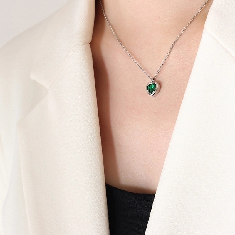 Retro Heart Shape 304 Stainless Steel Zircon 18K Gold Plated Pendant Necklace