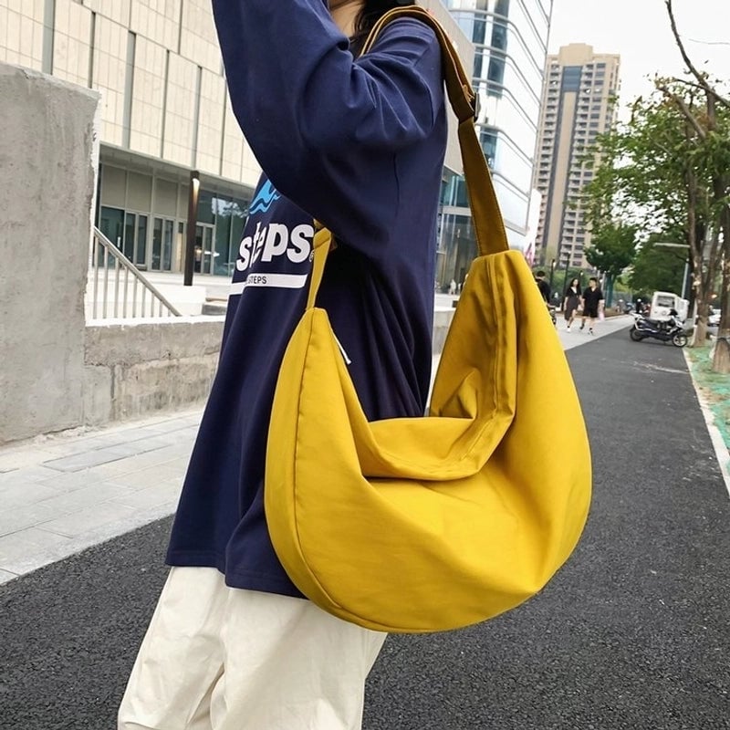 Women's Nylon Oxford Cloth Solid Color Basic Dumpling Shape Zipper Crossbody Bag