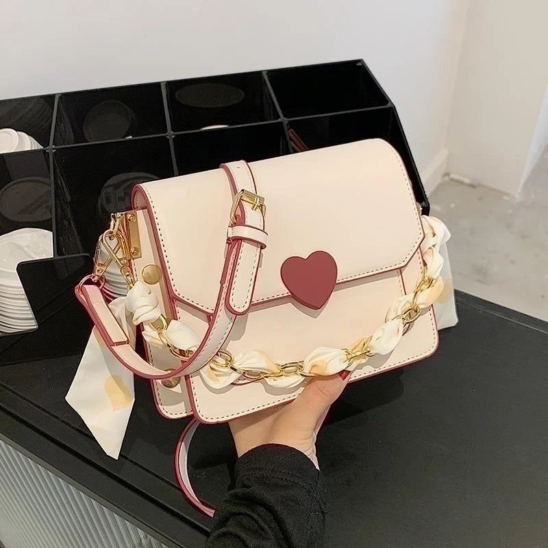 Women's Small Pu Leather Heart Shape Streetwear Magnetic Buckle Crossbody Bag