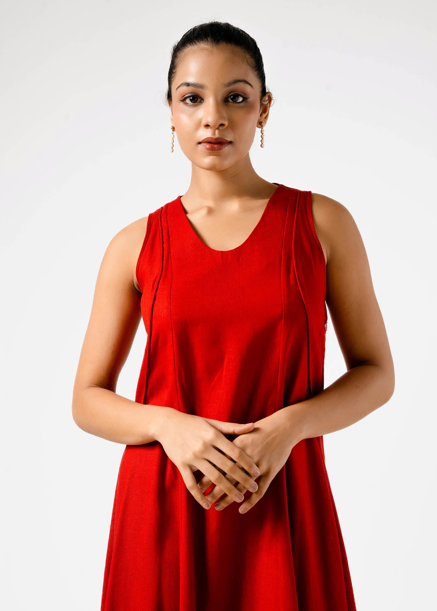 Sleeveless Dress With Piping Detail