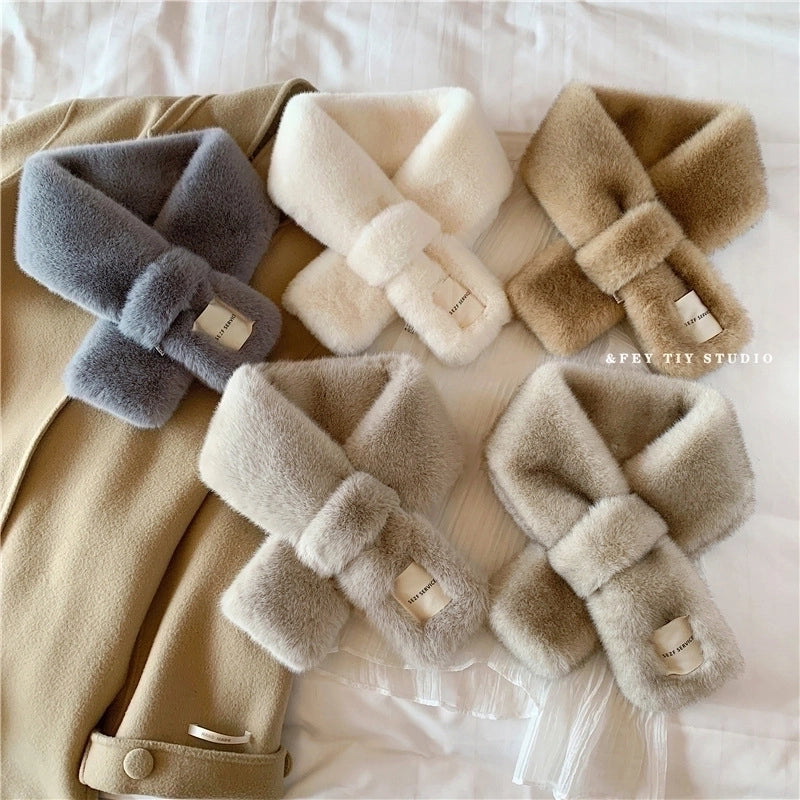Women's Minimalist Solid Color Imitation Fur Polyester Winter Scarves