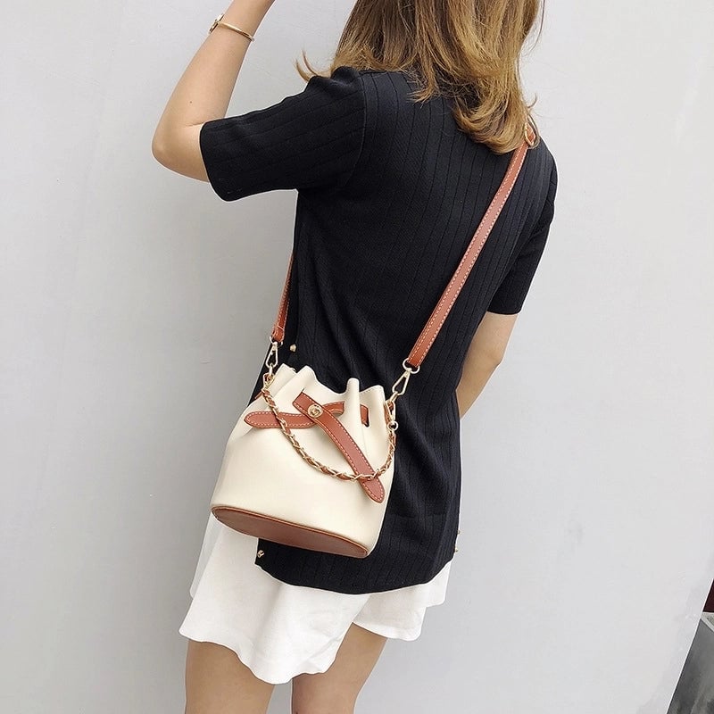 Women's Medium Pu Leather Color Block Streetwear Bucket Open Shoulder Bag Crossbody Bag
