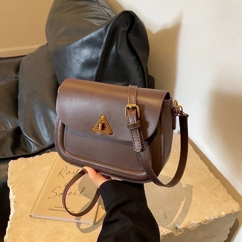 Women's Pu Leather Solid Color Streetwear Square Lock Clasp Shoulder Bag