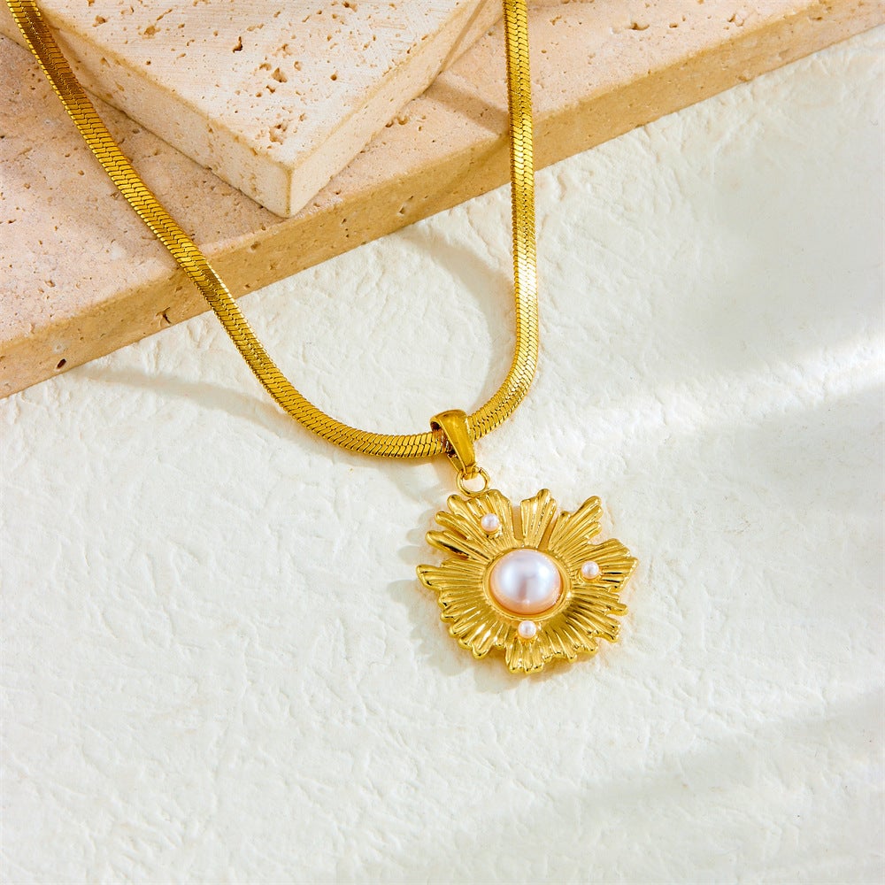 Fashion Freshwater Pearl Sunflower Gold-Plated Blade Chain Stainless Steel Pendant Irregular Personality Necklace