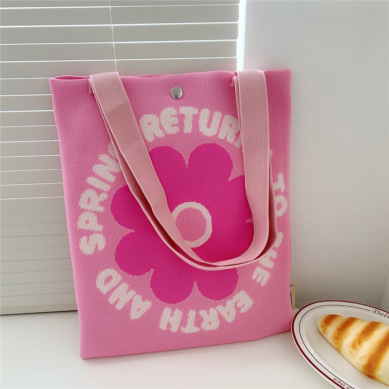Women's Medium Knit Cartoon Flower Cute Square Lock Clasp Underarm Bag