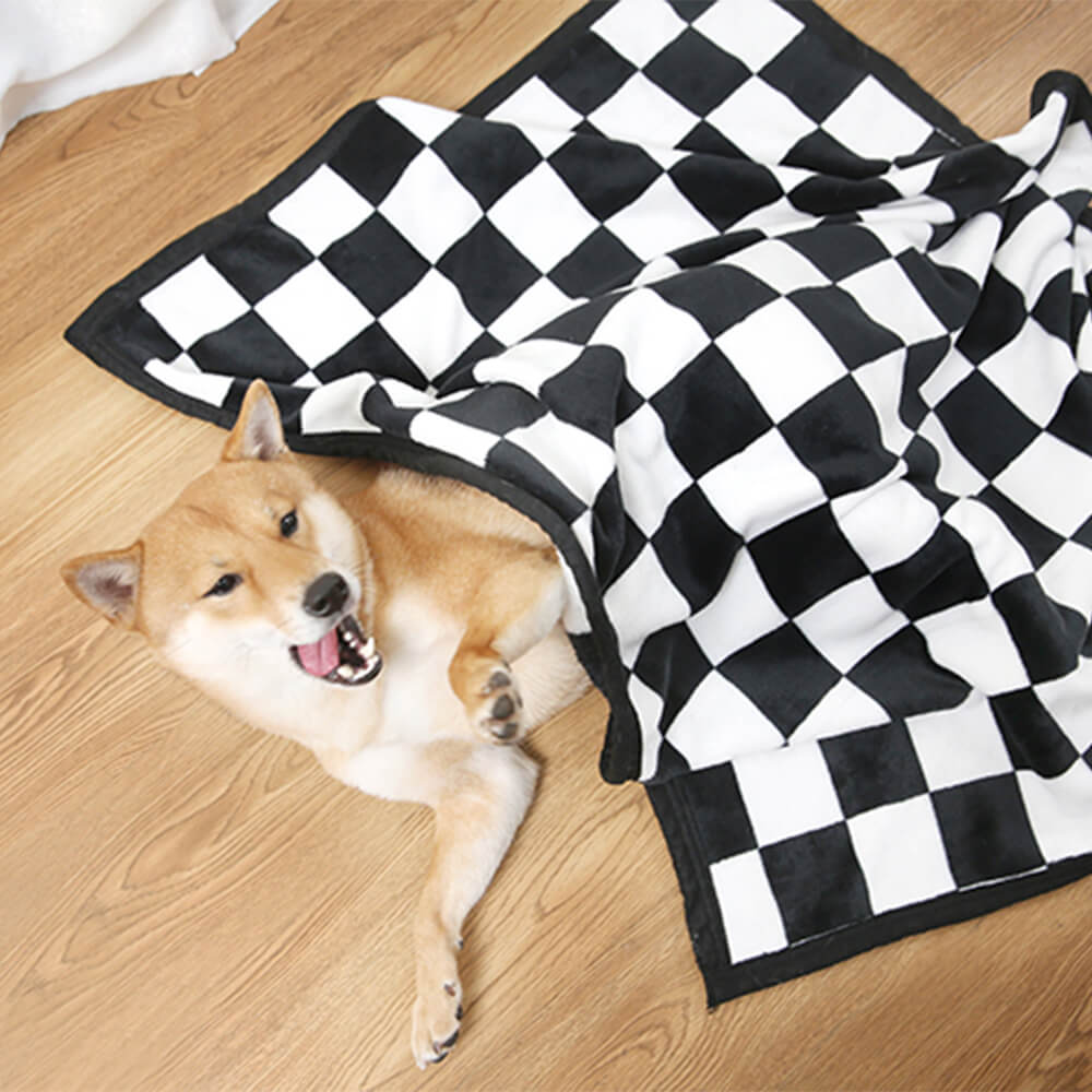 Trendy Wave Checkerboard Flannel Soft Dog Sleeping Blanket