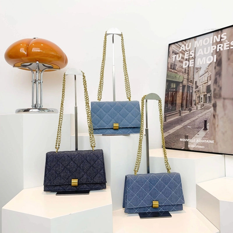 Women's Pu Leather Solid Color Lingge Streetwear Square Lock Clasp Shoulder Bag Crossbody Bag