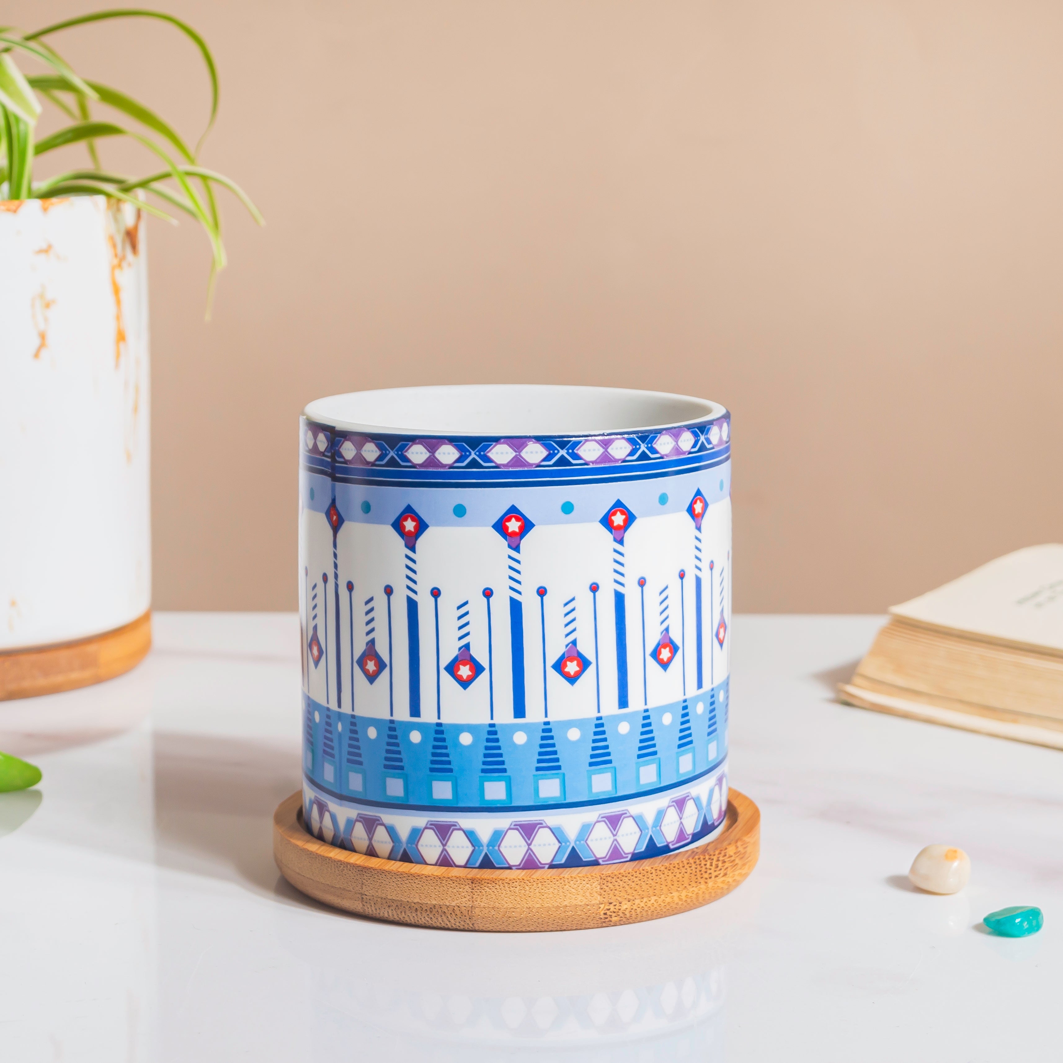 Noor Art Blue And White Planter And Wooden Coaster