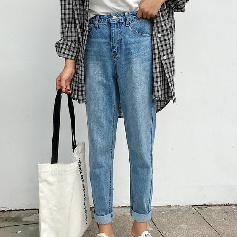 Classic High Waisted 90s Jeans