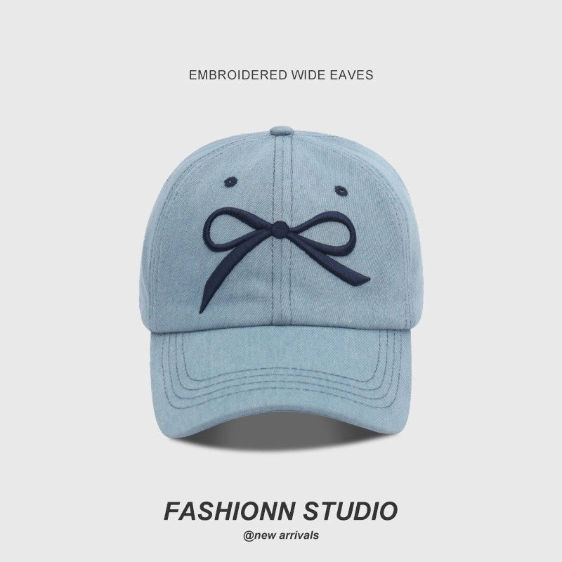 Women's Minimalist Bow Knot Embroidery Curved Eaves Baseball Cap