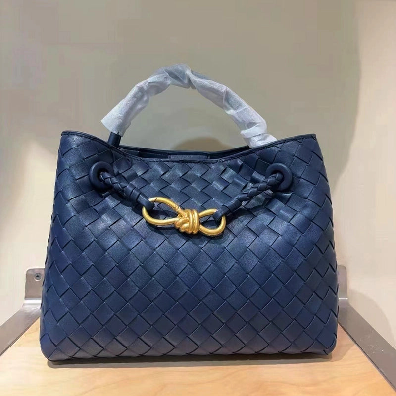 Women's Pu Leather Solid Color Classic Style Weave Square Magnetic Buckle Shoulder Bag
