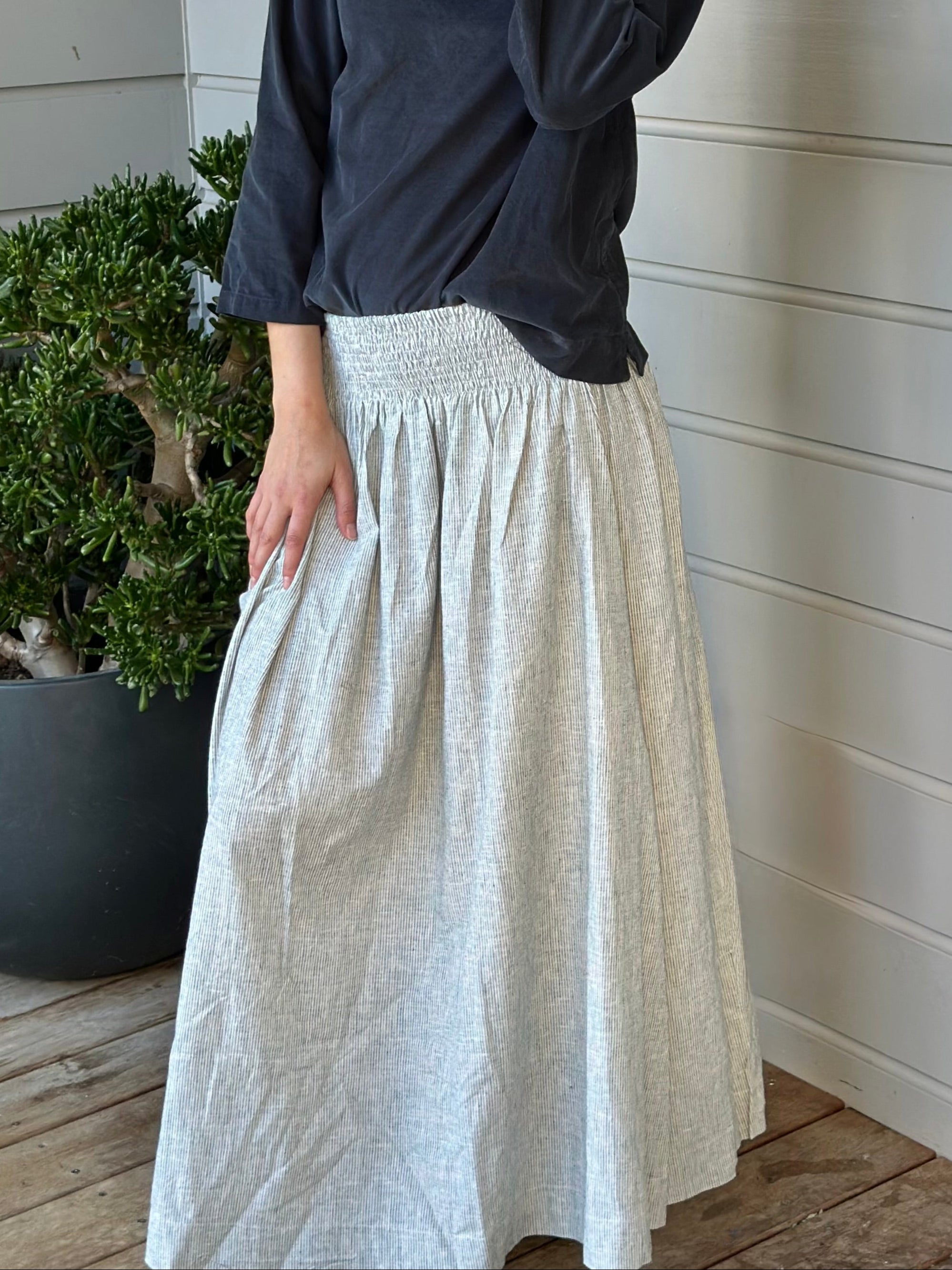 lulu skirt-fine grey stripe hemp