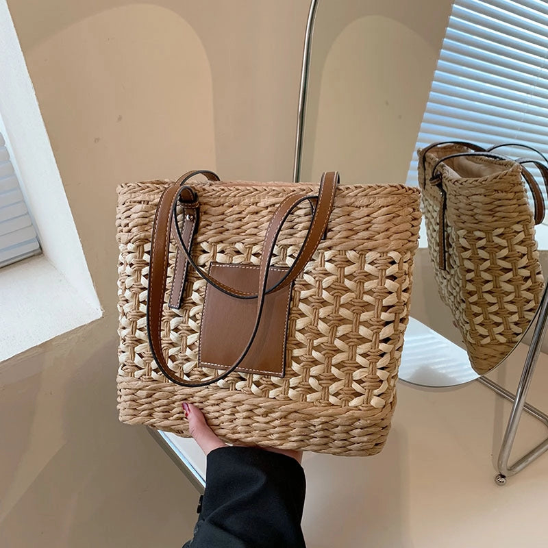 Women's Medium All Seasons Straw Classic Style Straw Bag