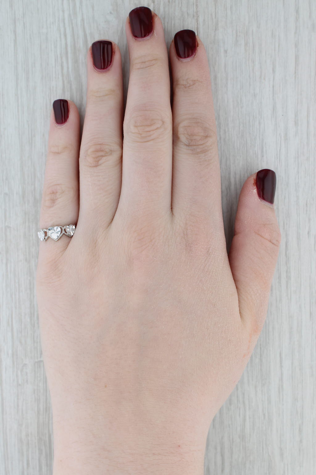 Shimmering Rayed Hearts Ring 14k White Gold Size 6.25 Stackable