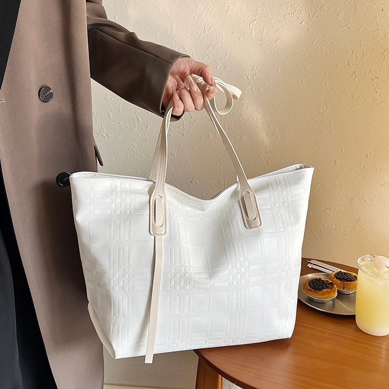 Women's Pu Leather Solid Color Streetwear Square Zipper Tote Bag