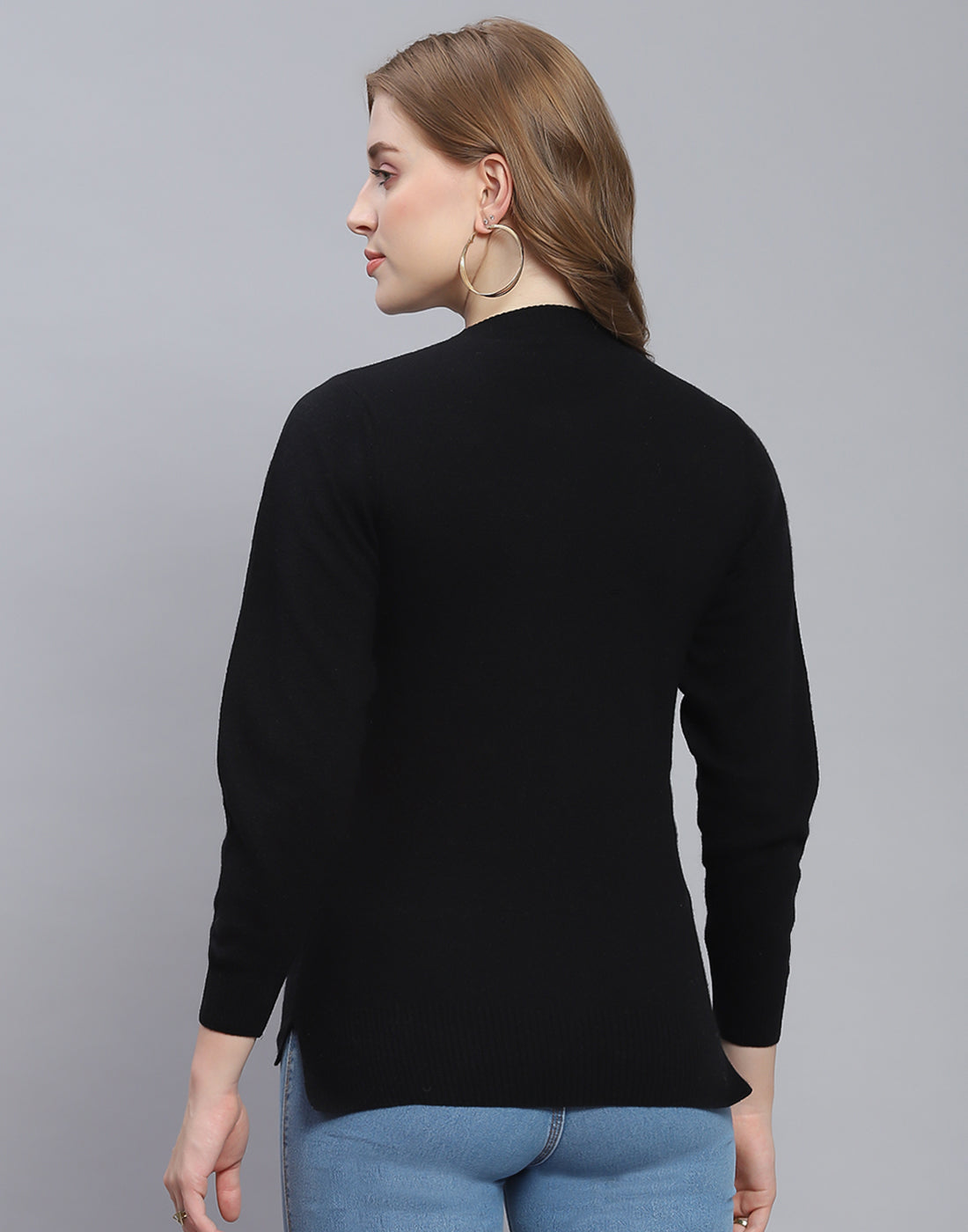 Women Black Solid Round Neck Full Sleeve Cardigan