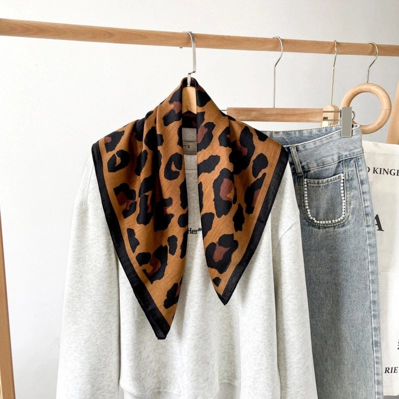 Women's Casual Elegant Leopard Polyester Silk Scarf