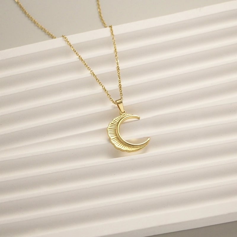 IG Style Retro Moon Heart Shape Flower 304 Stainless Steel 18K Gold Plated Pendant Necklace