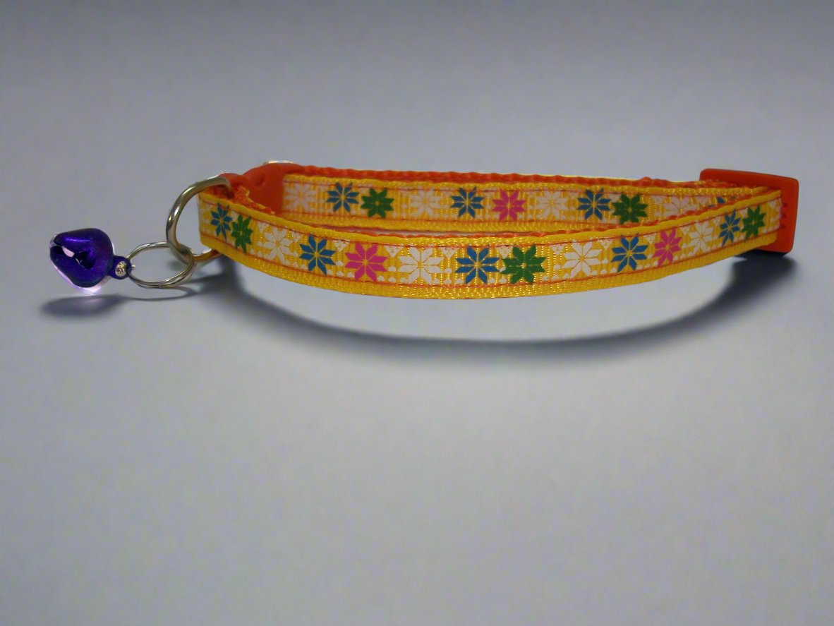 Cat collar with bell