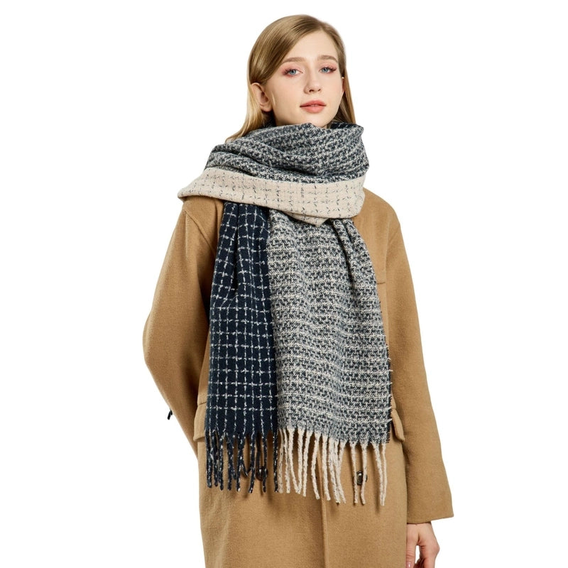 Women's Casual Solid Color Polyester Tassel Scarf