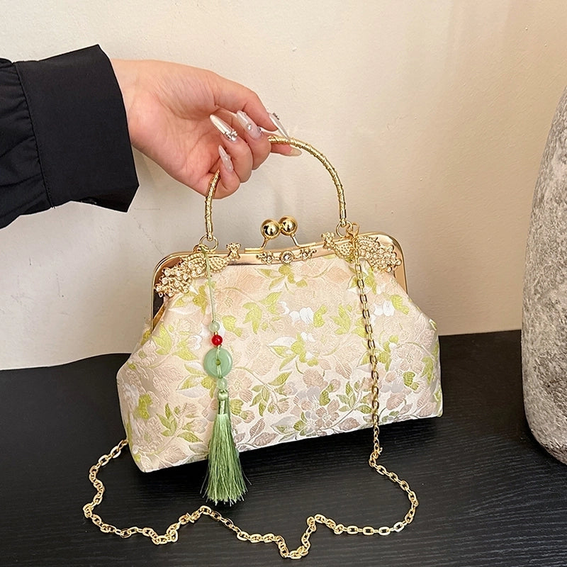 Women's Medium Pu Leather Flower Elegant Classic Style Sewing Thread Shell Clasp Frame Crossbody Bag
