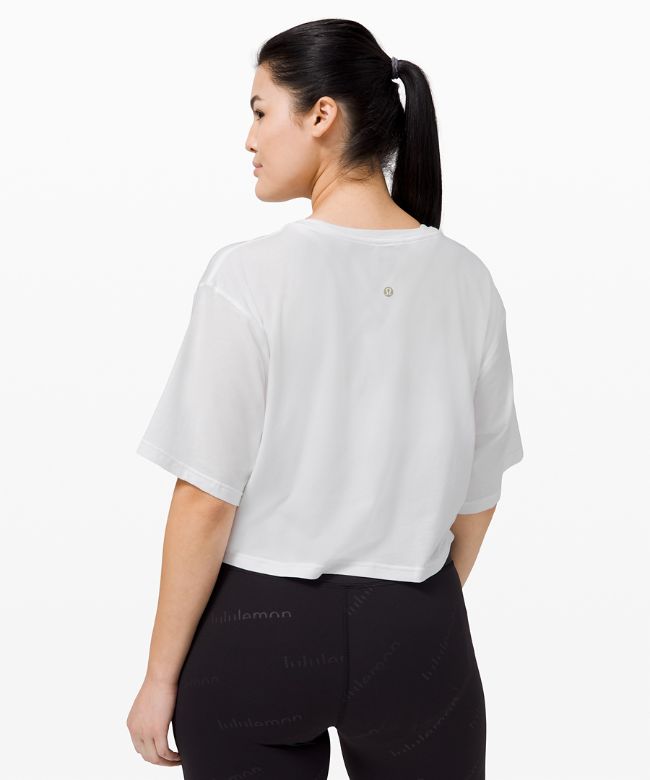 lululemon Cortes Crop T-Shirt Logo