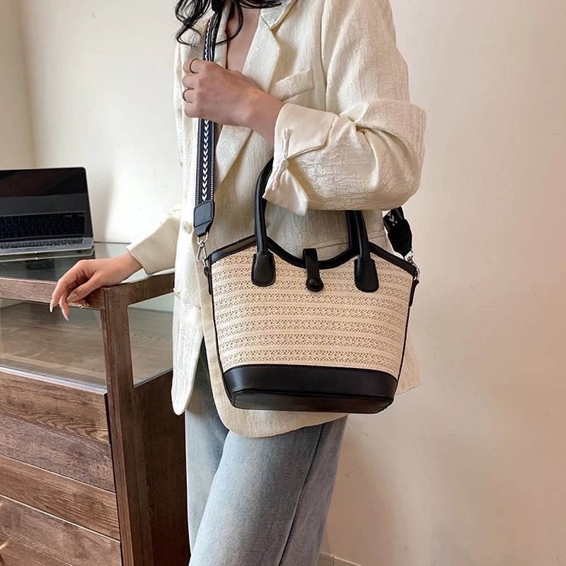 Women's Medium Straw Solid Color Vacation Classic Style Weave Zipper Tote Bag