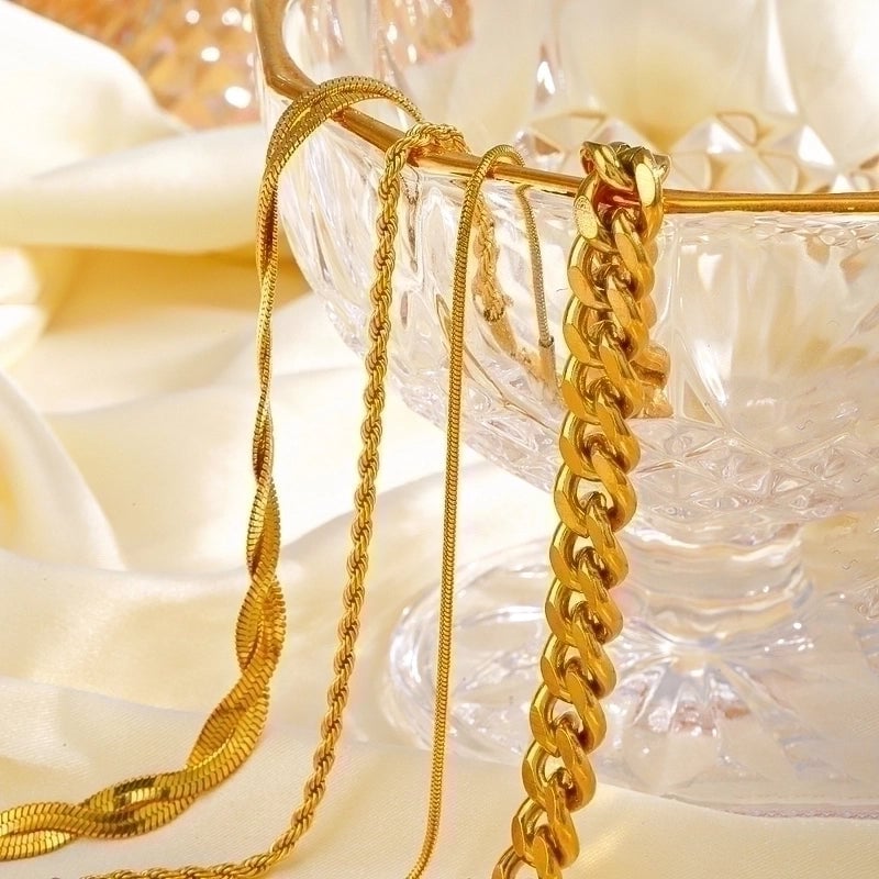 IG Style Minimalist Twist 304 Stainless Steel 18K Gold Plated Bracelets In Bulk
