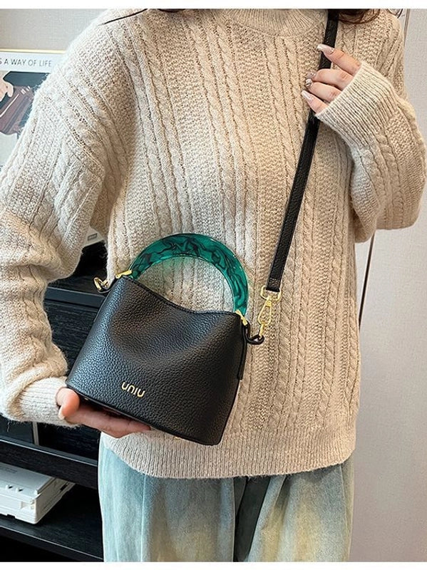 Women's Small All Seasons Pu Leather Solid Color Basic Bucket Lock Clasp Handbag