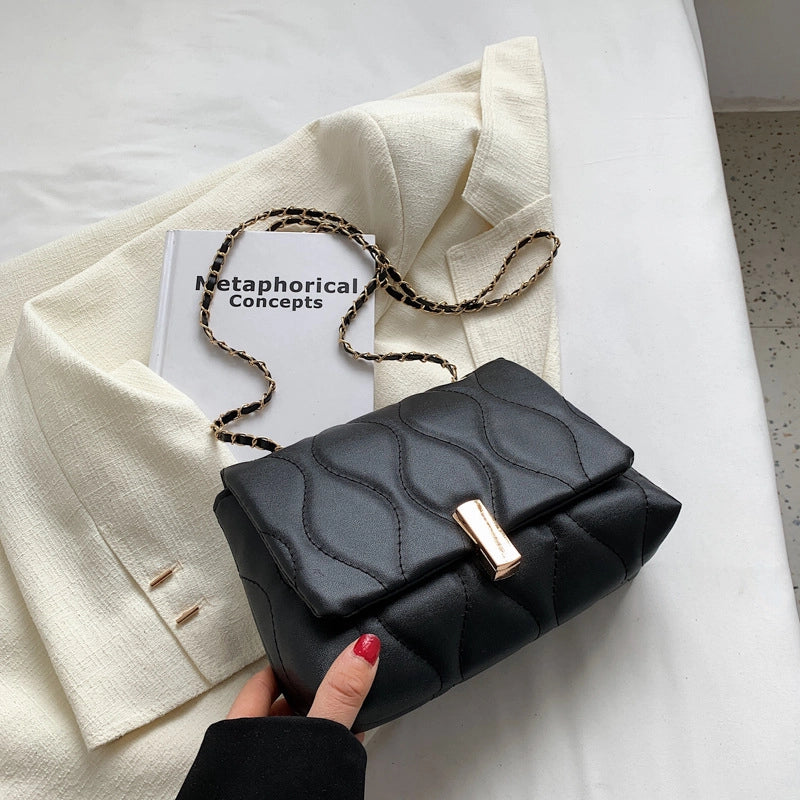 Retro Women's Bag Spring New Fashion Western Style Rhombic Chain Shoulder Bag Crossbody Small Square Bag