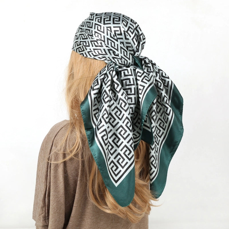 Unisex Casual Leopard Satin Printing And Dyeing Printing Dyeing Silk Scarf Kerchief Bandanas