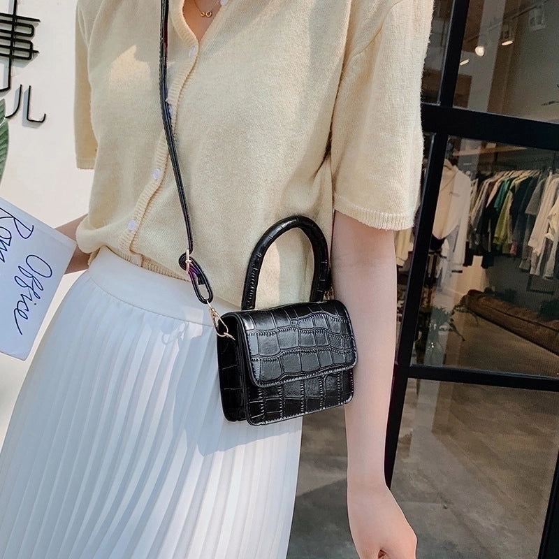 Women's All Seasons Pu Leather Solid Color Streetwear Square Magnetic Buckle Handbag
