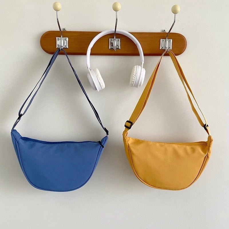 Women's Medium Knitted Fabric Solid Color Basic Classic Style Zipper Crossbody Bag