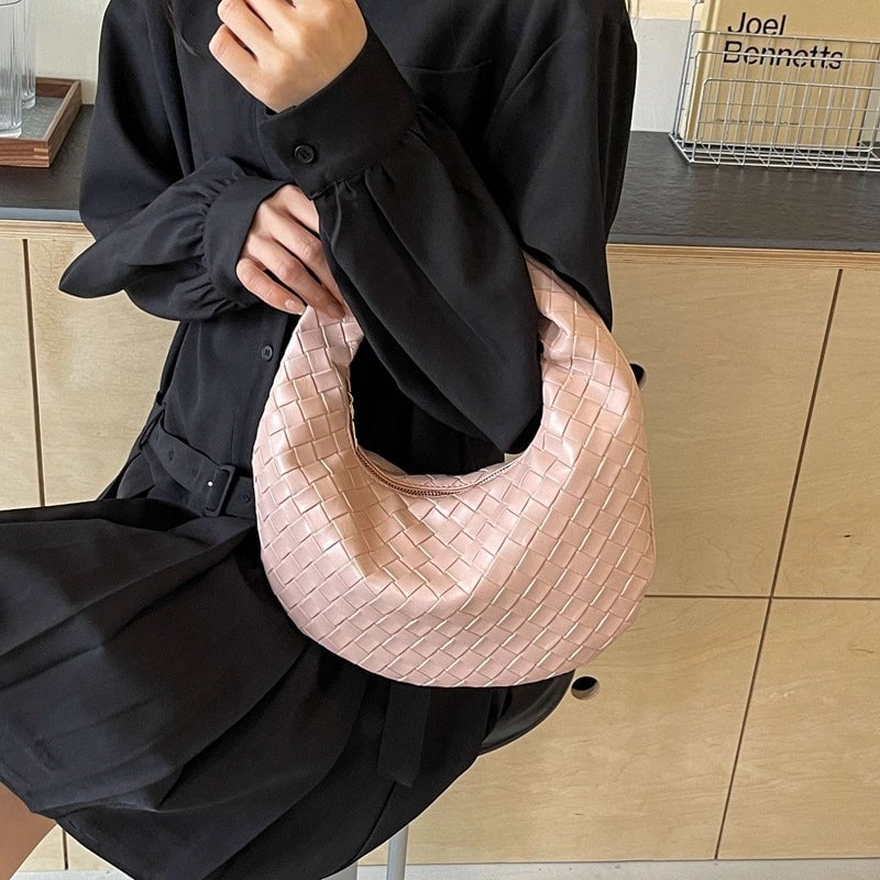 Women's PU Solid Color Classic Style Streetwear Weave Dumpling Shape Zipper Handbag
