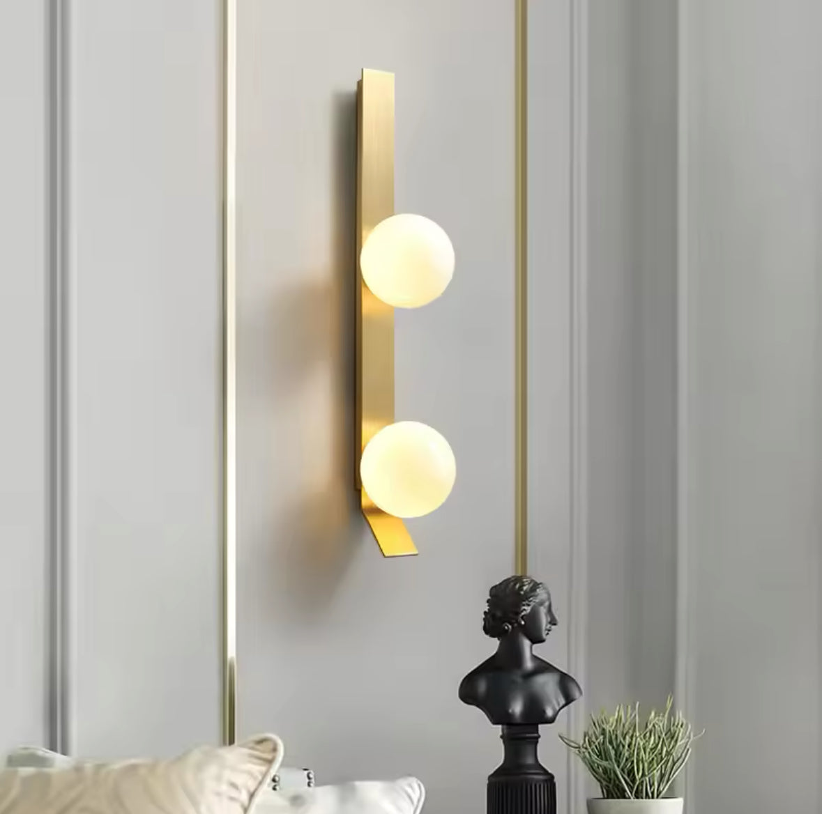 Modern Vertical Wall Light with Dual Globe Shades
