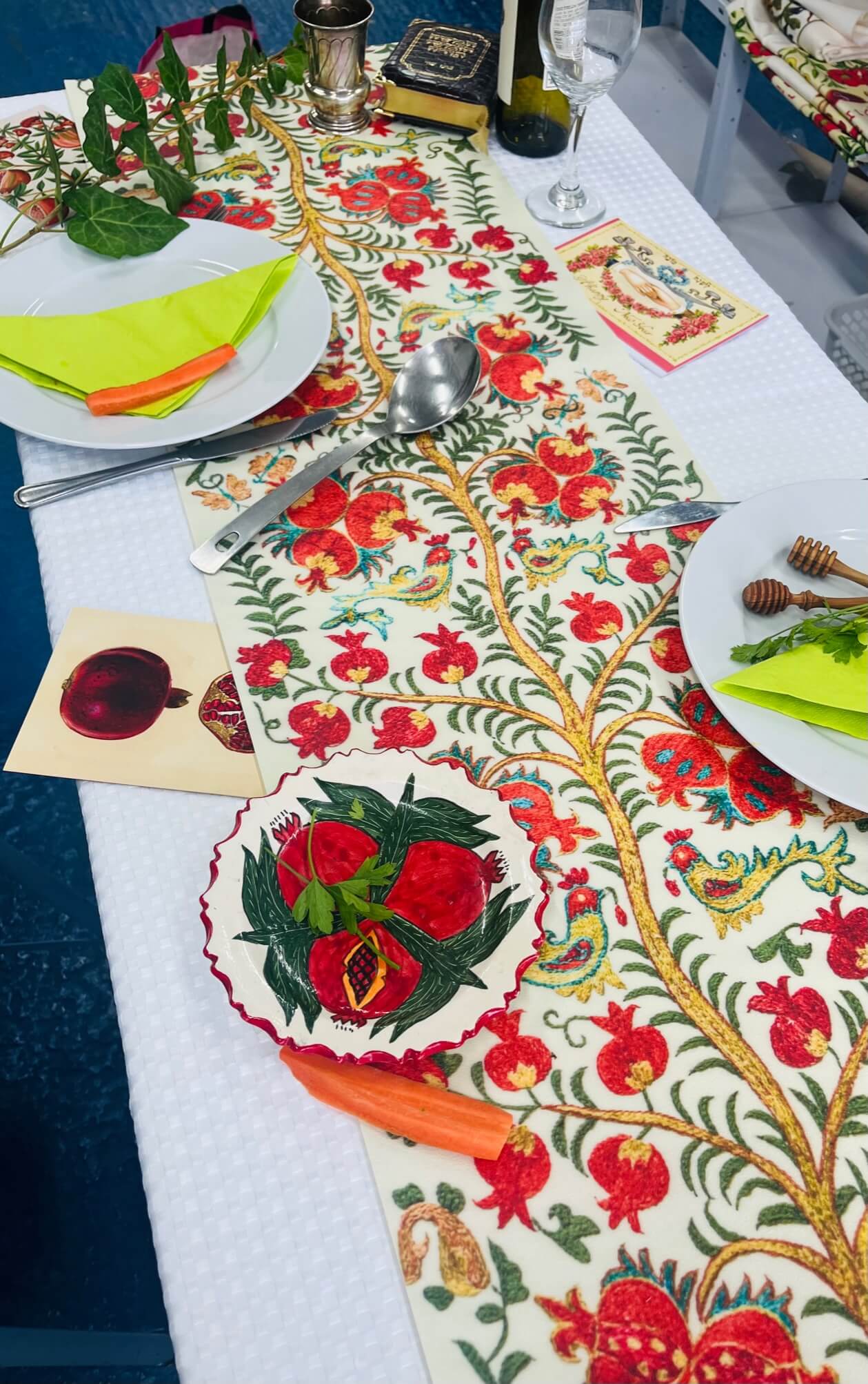 Pomegranates Bukhara Vinyl Table Runner