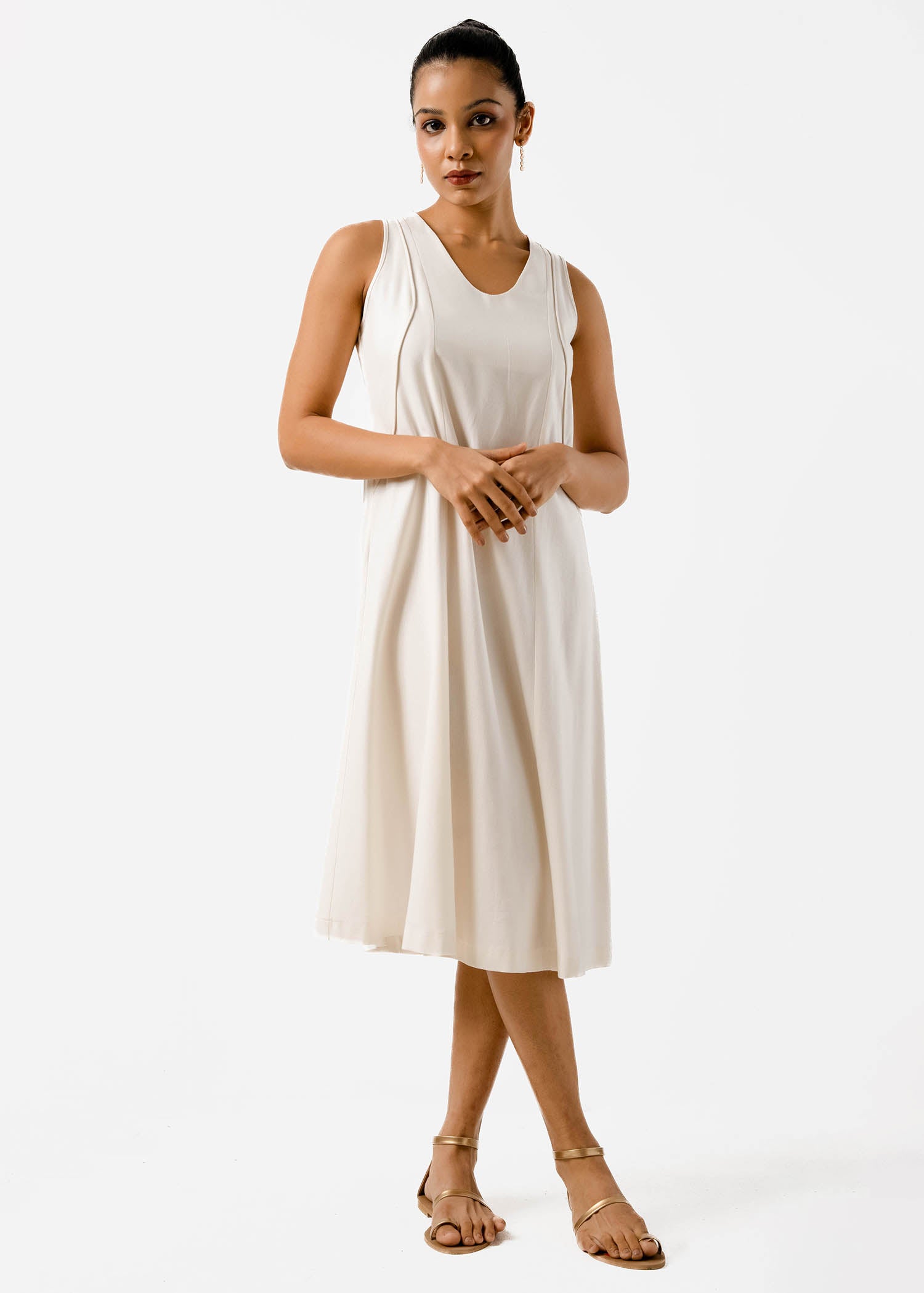 Sleeveless Dress With Piping Detail