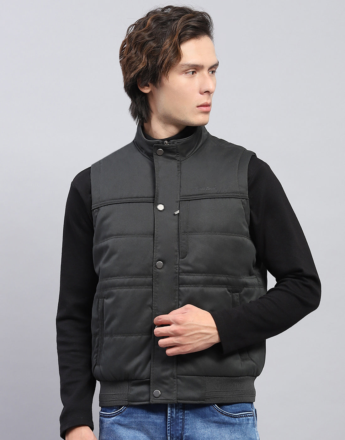 Men Black Solid Mock Neck Sleeveless Jacket