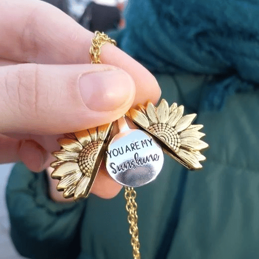 🔥🌞You Are My Sunshine Sunflower Necklace🌻(Double-sided engraving)