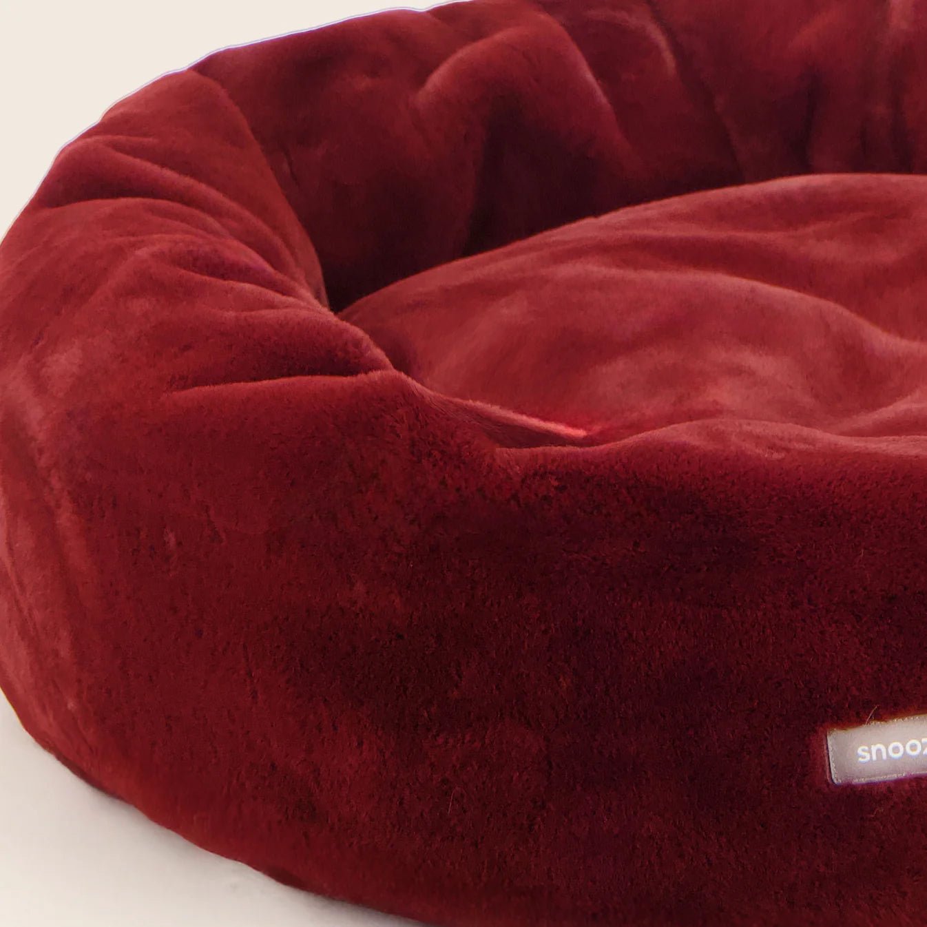 Luxe Cuddler Dog Bed - Plum