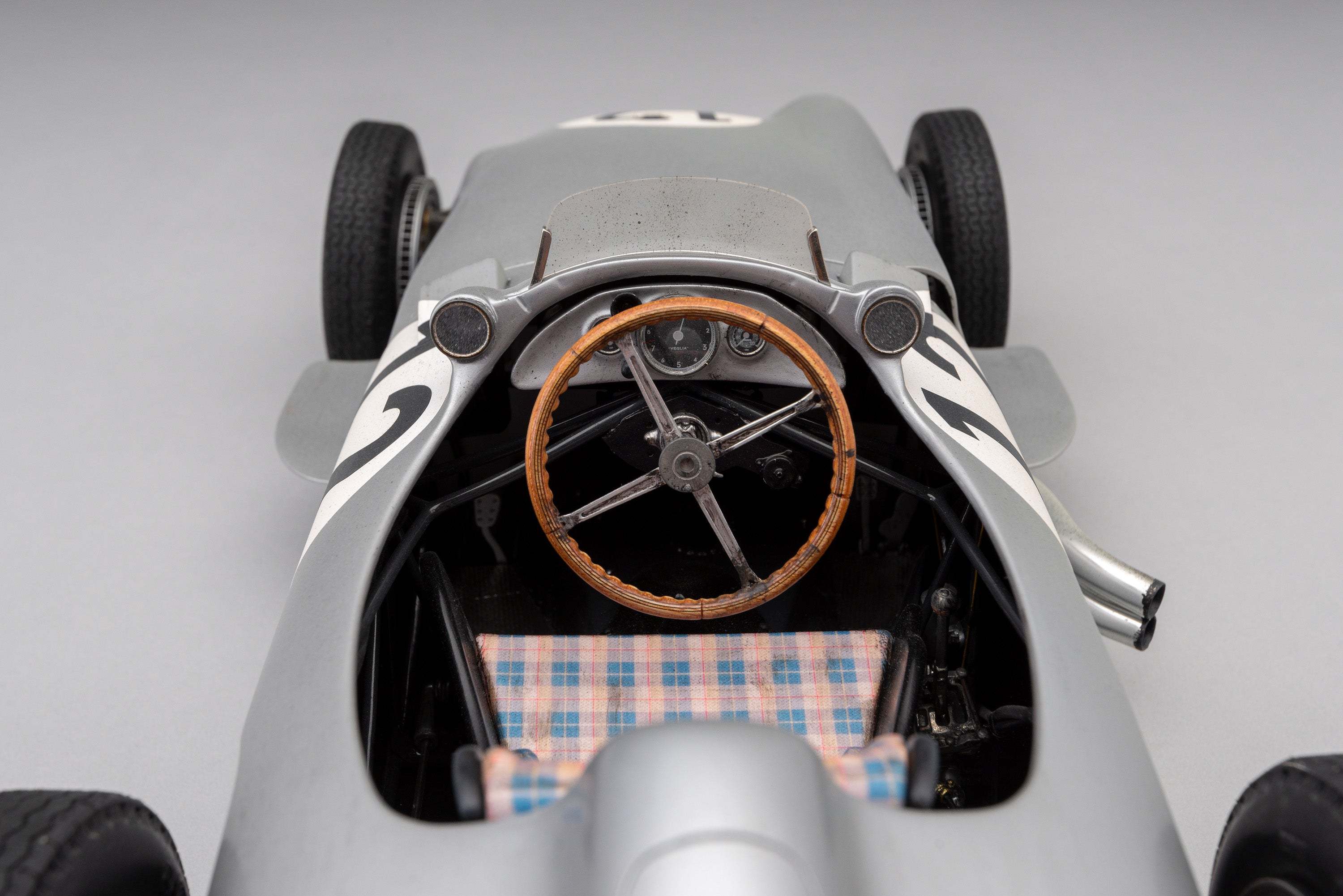 Mercedes-Benz W196 Monoposto - Ganador del GP de Gran Bretaña de 1955 - Moss - Carrera desgastada