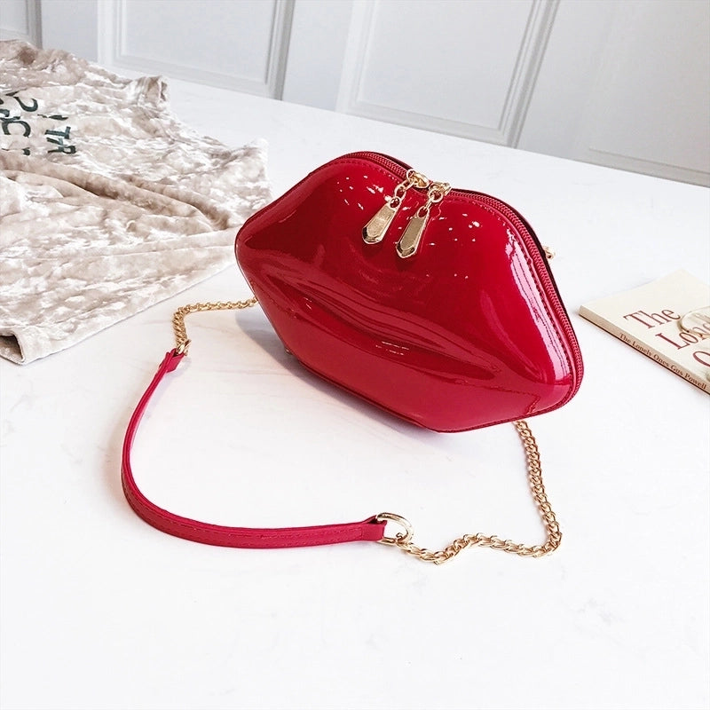 Lip-shaped Glossy Messenger Chain Bag