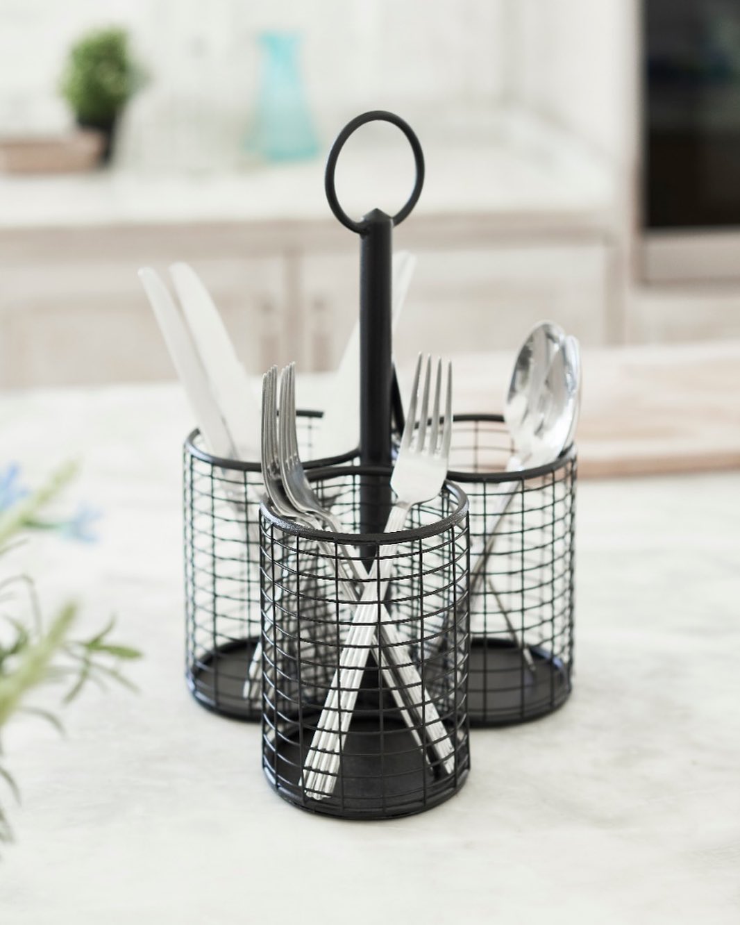 Cutlery holder